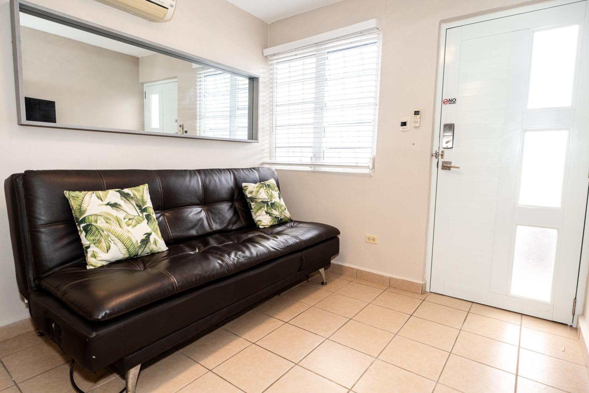 Appartement Private Jacuzzi Oasis With Mountain Views And Free Parking à Ponce Extérieur photo