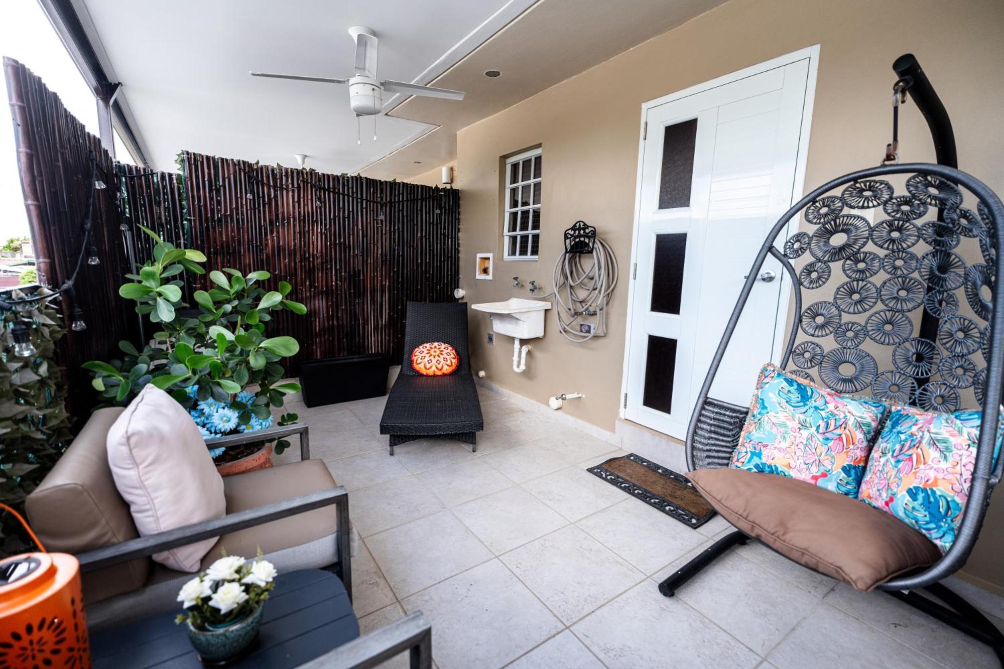 Appartement Private Jacuzzi Oasis With Mountain Views And Free Parking à Ponce Extérieur photo