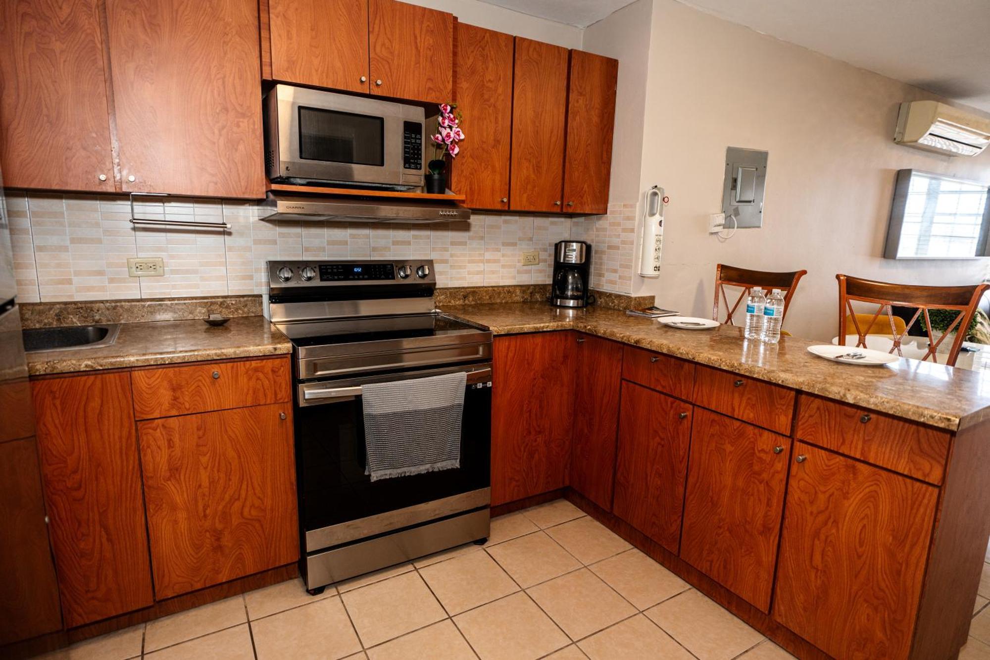 Appartement Private Jacuzzi Oasis With Mountain Views And Free Parking à Ponce Extérieur photo
