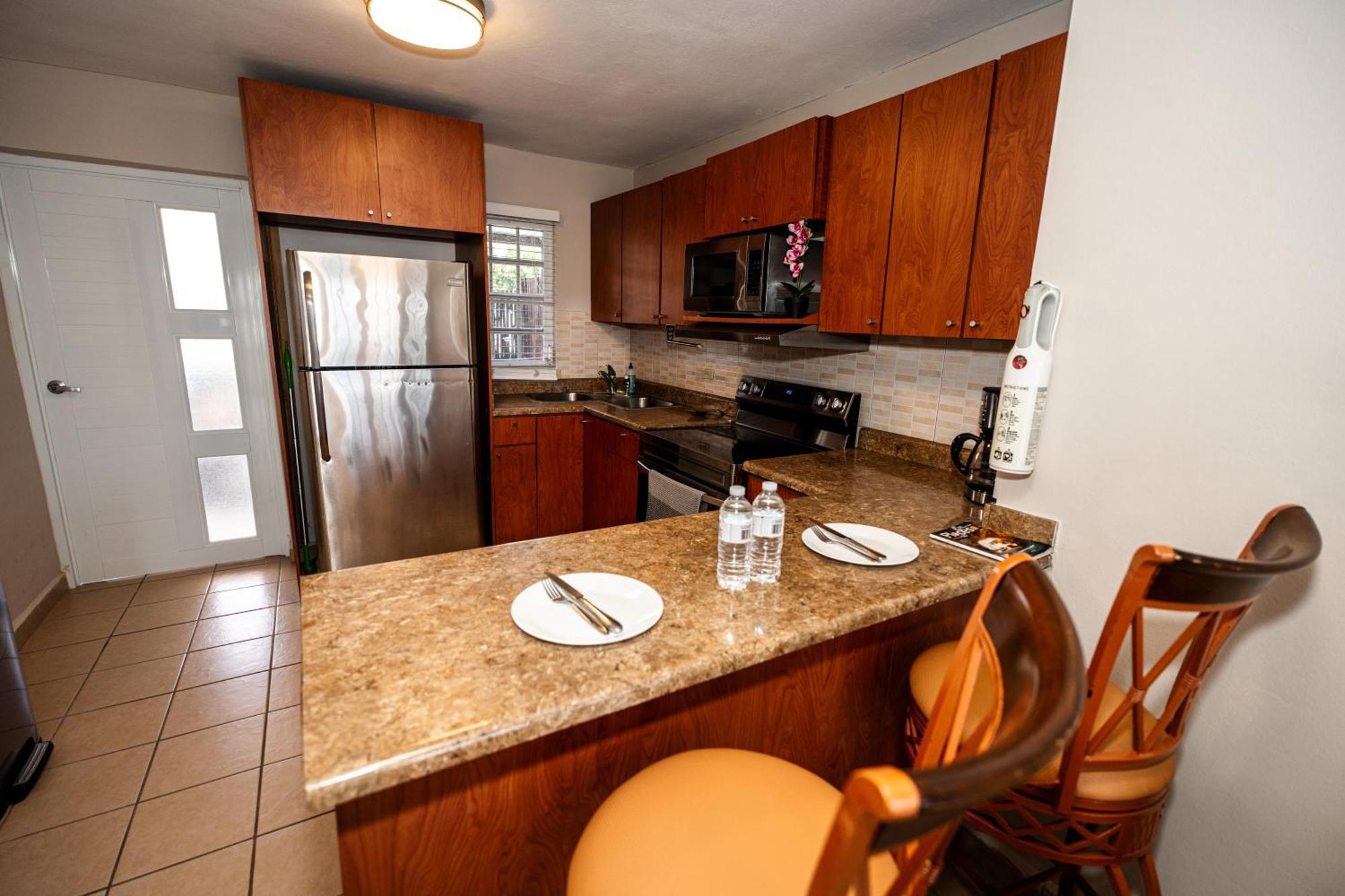 Appartement Private Jacuzzi Oasis With Mountain Views And Free Parking à Ponce Extérieur photo