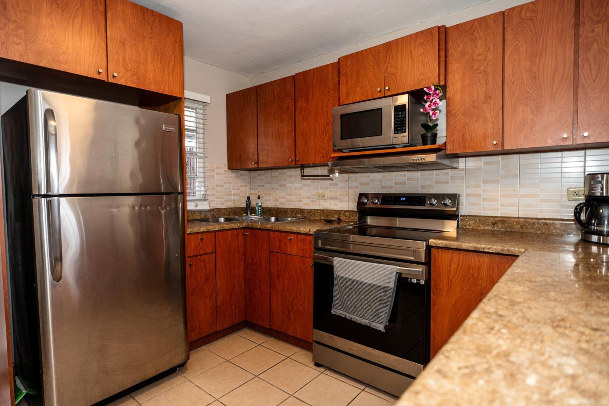 Appartement Private Jacuzzi Oasis With Mountain Views And Free Parking à Ponce Extérieur photo